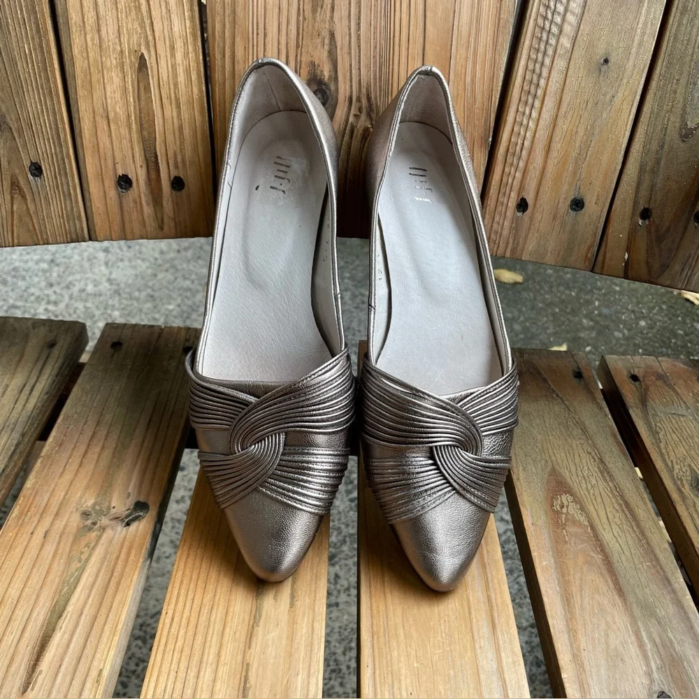 J. Jill Metallic Silver Leather Flats Womens Size 7.5 Pointed Toe Slip On